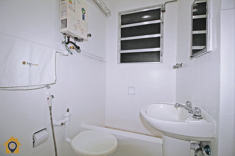 Apartamento Simples e Bem Localizado no Leme