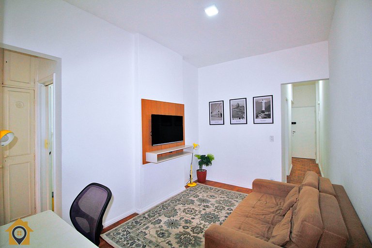 Apartamento Simples e Bem Localizado no Leme