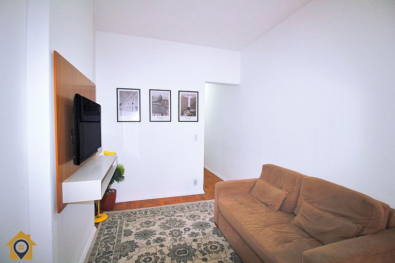 Apartamento Simples e Bem Localizado no Leme