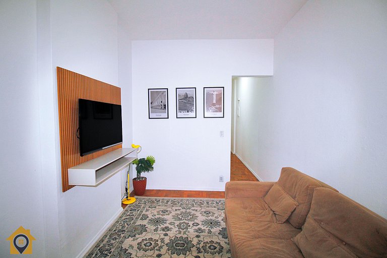 Apartamento Simples e Bem Localizado no Leme