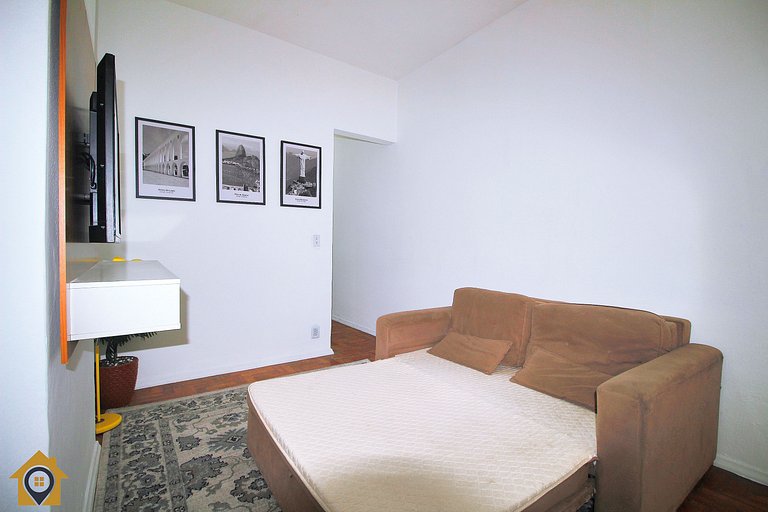 Apartamento Simples e Bem Localizado no Leme