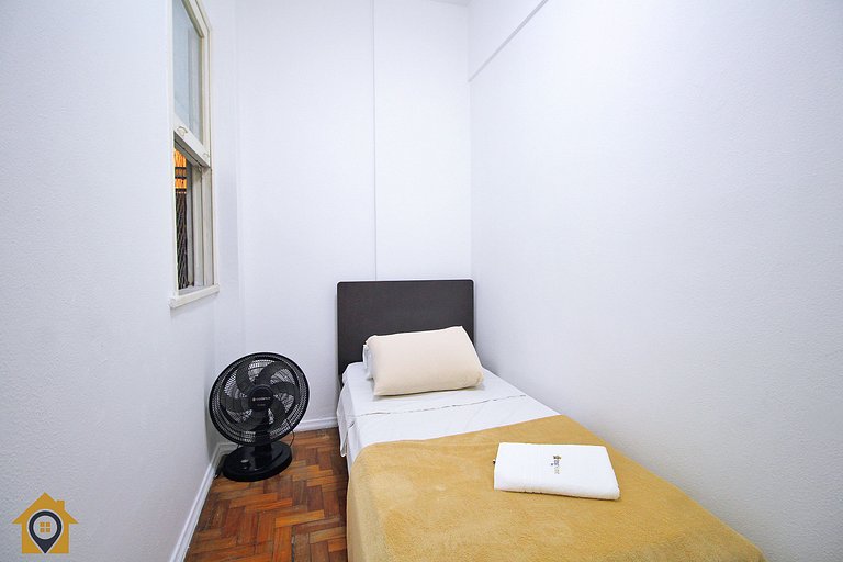 Apartamento Simples e Bem Localizado no Leme