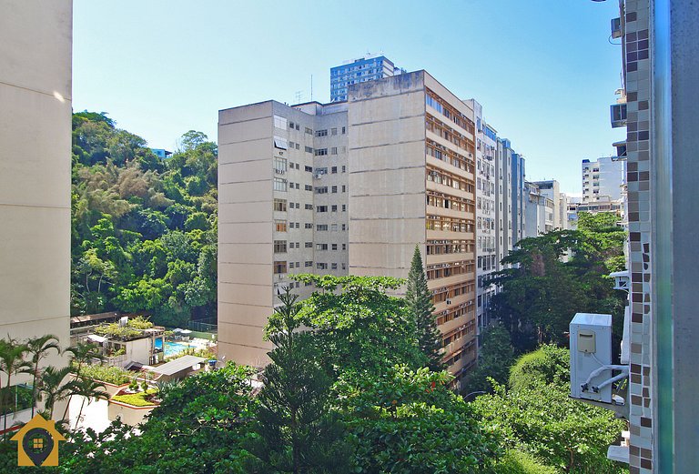Lindo Apê no Leme: 2 Quartos, a 300m da Praia