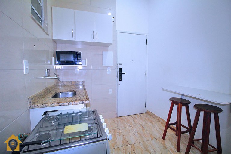 Studio na quadra da praia de Copacabana econômico
