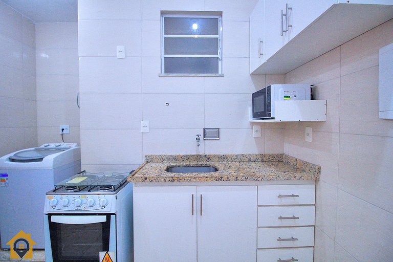 Studio na quadra da praia de Copacabana econômico