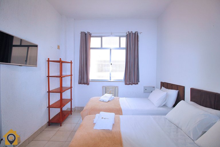 Studio na quadra da praia de Copacabana econômico