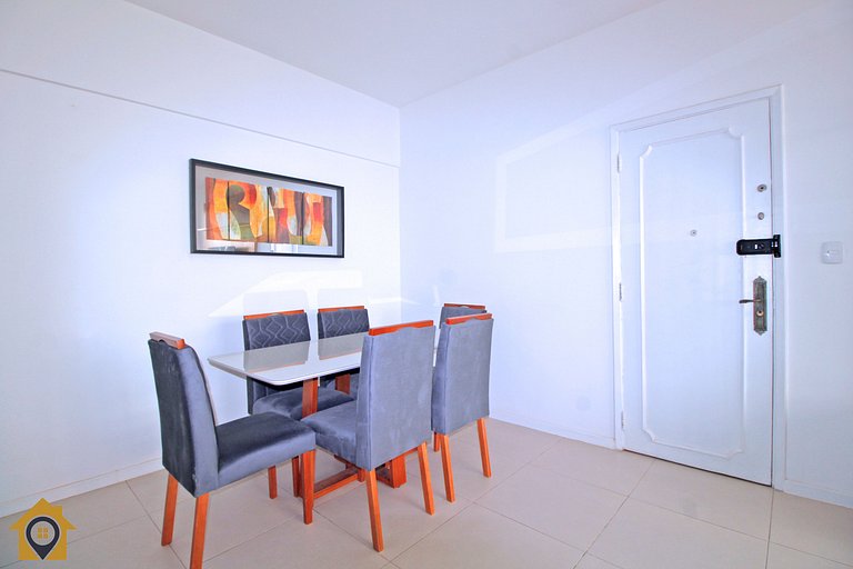 Moderno e Estiloso: 2 Quartos, Perto da Praia