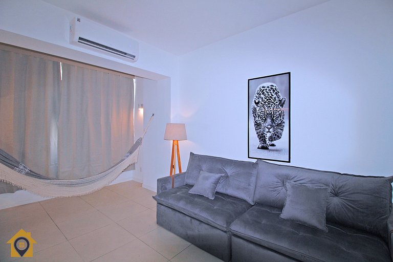 Moderno e Estiloso: 2 Quartos, Perto da Praia