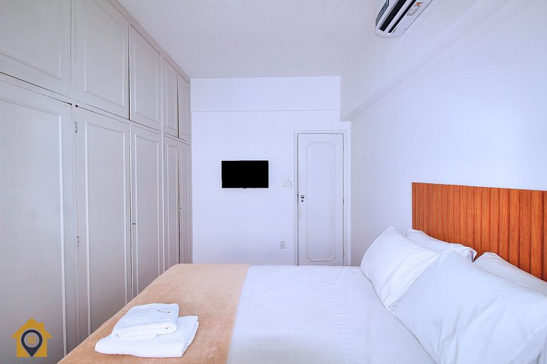 Moderno e Estiloso: 2 Quartos, Perto da Praia