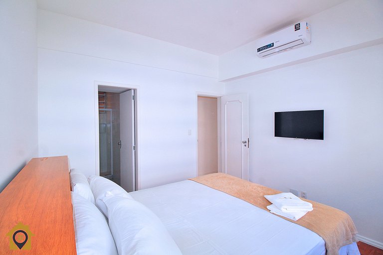 Moderno e Estiloso: 2 Quartos, Perto da Praia