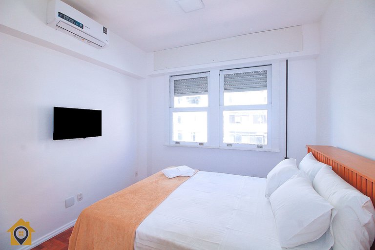 Moderno e Estiloso: 2 Quartos, Perto da Praia