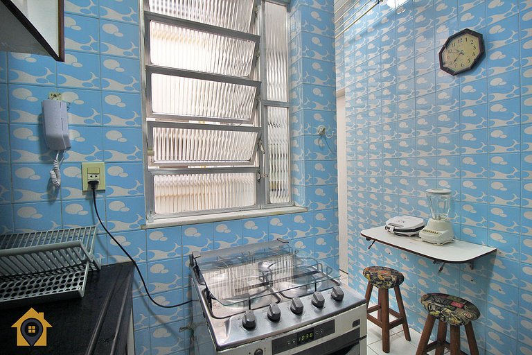 Sala e Quarto no Leme p/ 4 pessoas com garagem