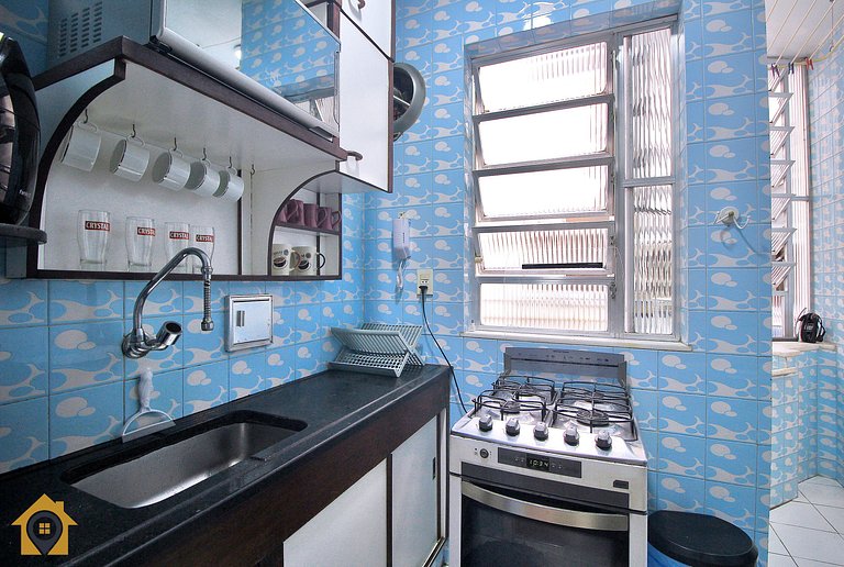 Sala e Quarto no Leme p/ 4 pessoas com garagem