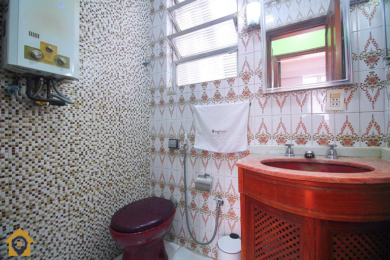 Sala e Quarto no Leme p/ 4 pessoas com garagem