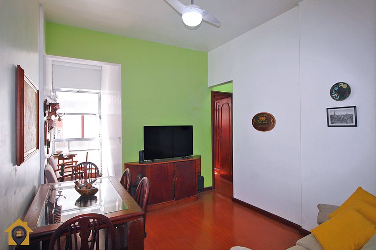 Sala e Quarto no Leme p/ 4 pessoas com garagem