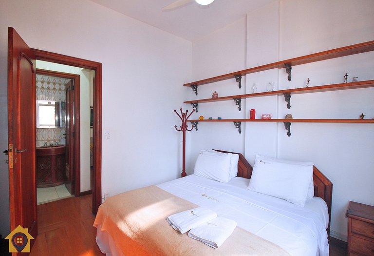 Sala e Quarto no Leme p/ 4 pessoas com garagem
