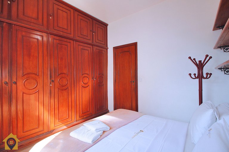 Sala e Quarto no Leme p/ 4 pessoas com garagem