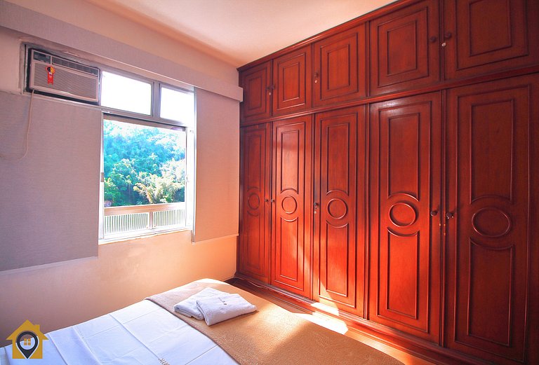 Sala e Quarto no Leme p/ 4 pessoas com garagem