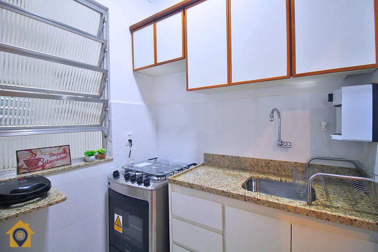 Acolhedor Quarto Sala p/ 4 pessoas: 300m da praia