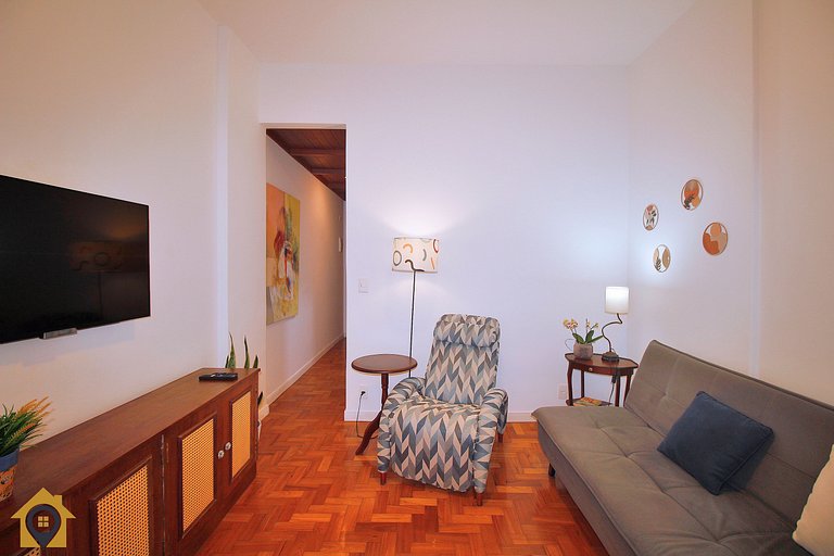 Acolhedor Quarto Sala p/ 4 pessoas: 300m da praia