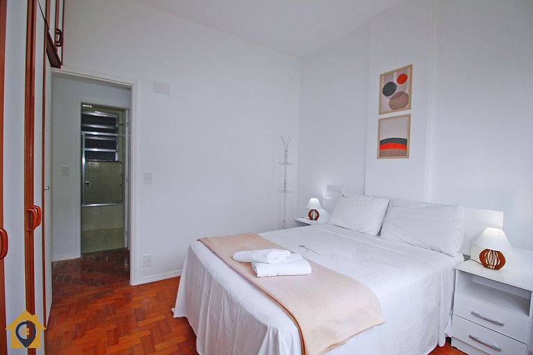 300m da praia: Conforto e localização no Leme