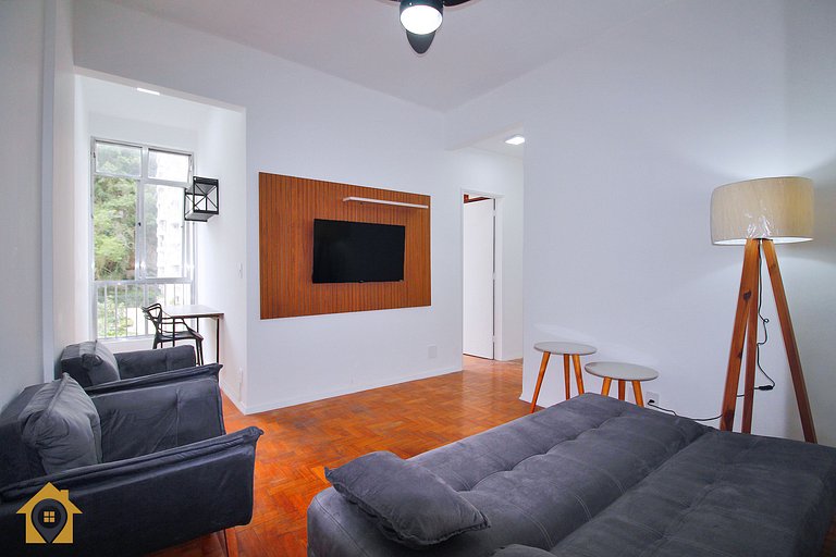 300m da praia: Conforto e localização no Leme