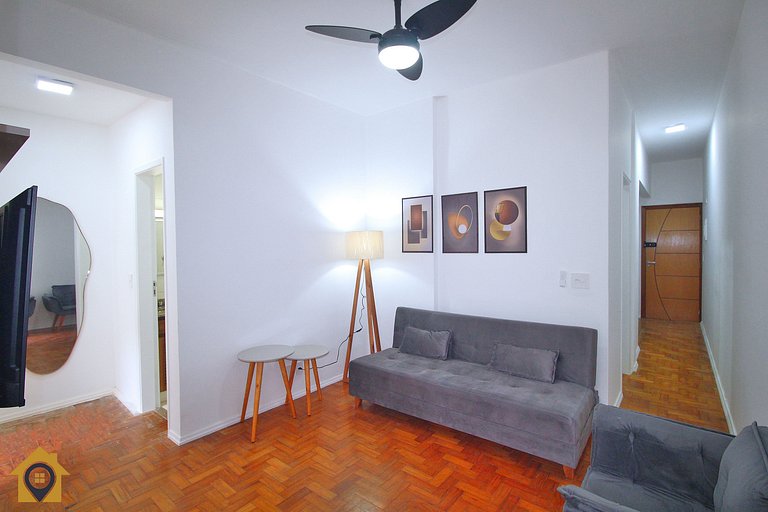 300m da praia: Conforto e localização no Leme