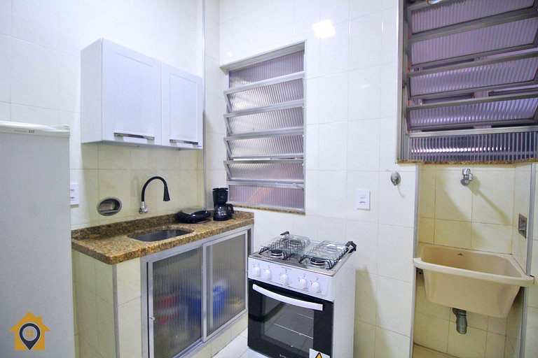 300m da praia: Conforto e localização no Leme