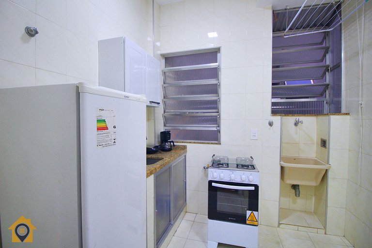 300m da praia: Conforto e localização no Leme