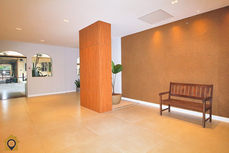 300m da praia: Conforto e localização no Leme