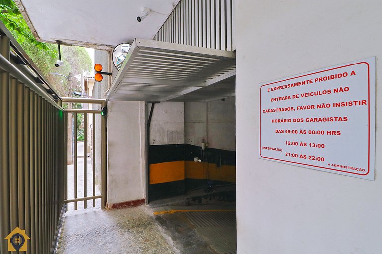 300m da praia: Conforto e localização no Leme