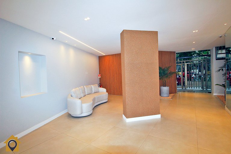 300m da praia: Conforto e localização no Leme