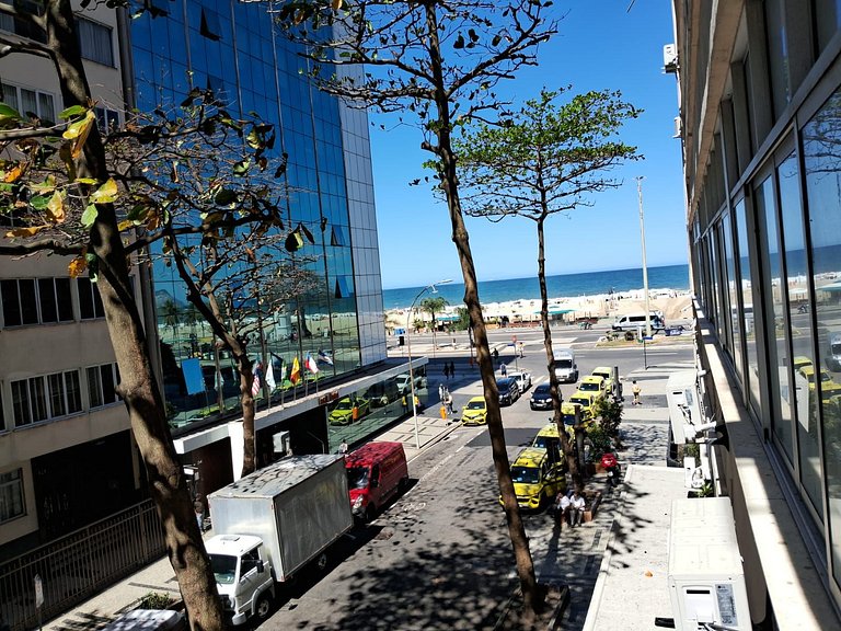 Praia de Copacabana: 2 quartos até 6 pessoas