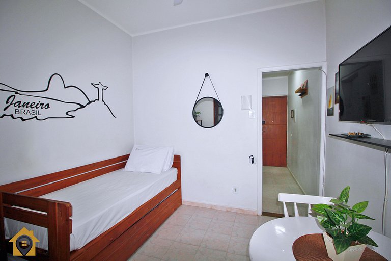 Charmoso Quarto e Sala em Copacabana p/ 4 pessoas