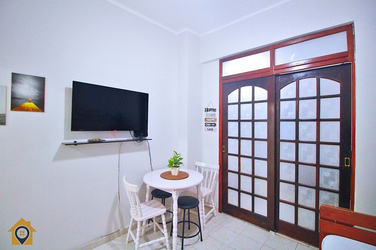 Charmoso Quarto e Sala em Copacabana p/ 4 pessoas