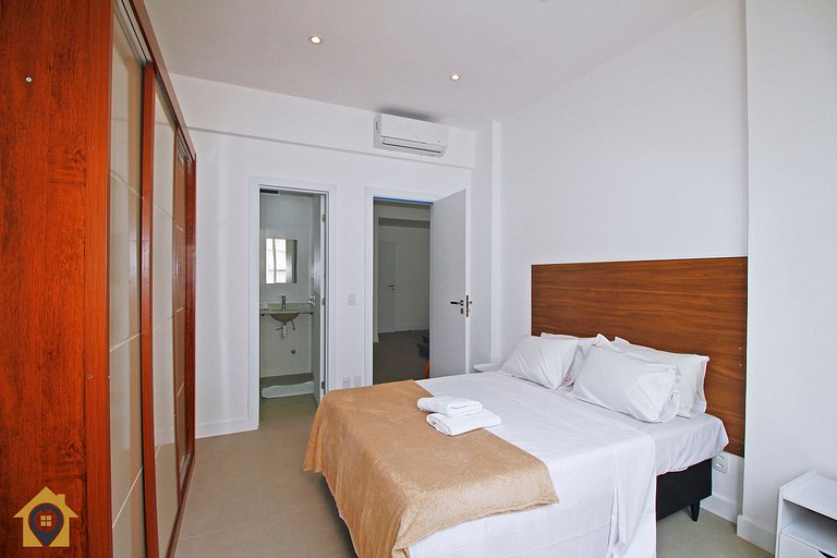 Amplo 2 Quartos Reformado no Leme p/ 6 pessoas