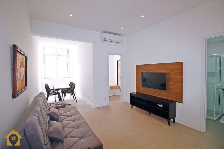 Amplo 2 Quartos Reformado no Leme p/ 6 pessoas