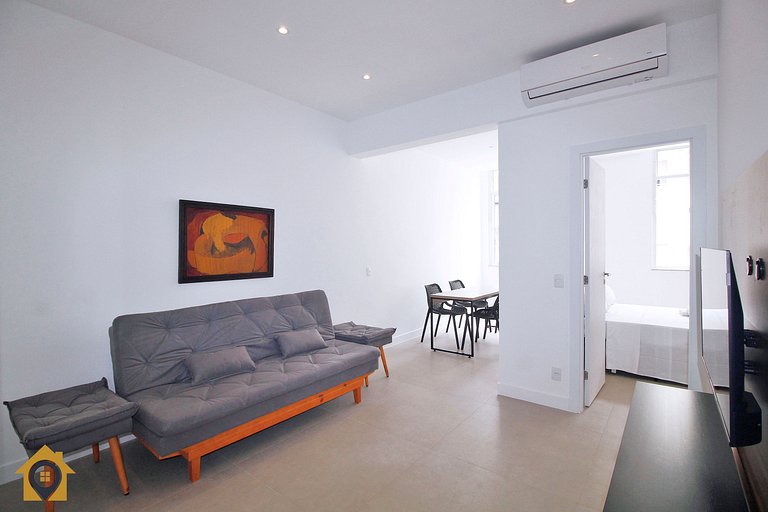 Amplo 2 Quartos Reformado no Leme p/ 6 pessoas