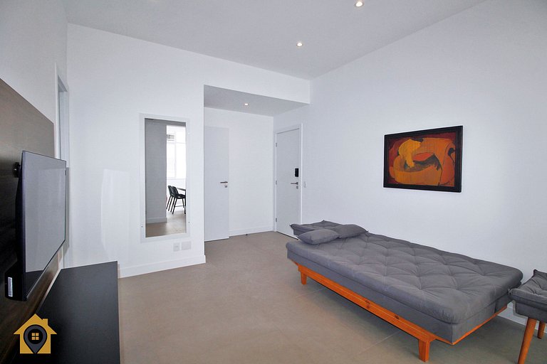 Amplo 2 Quartos Reformado no Leme p/ 6 pessoas