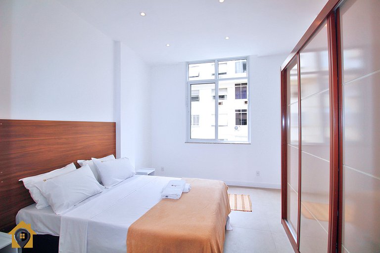 Amplo 2 Quartos Reformado no Leme p/ 6 pessoas