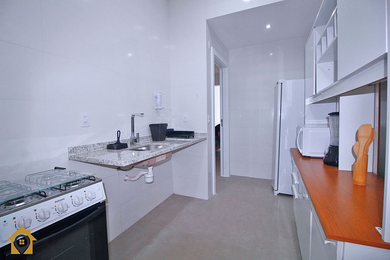 Amplo 2 Quartos Reformado no Leme p/ 6 pessoas