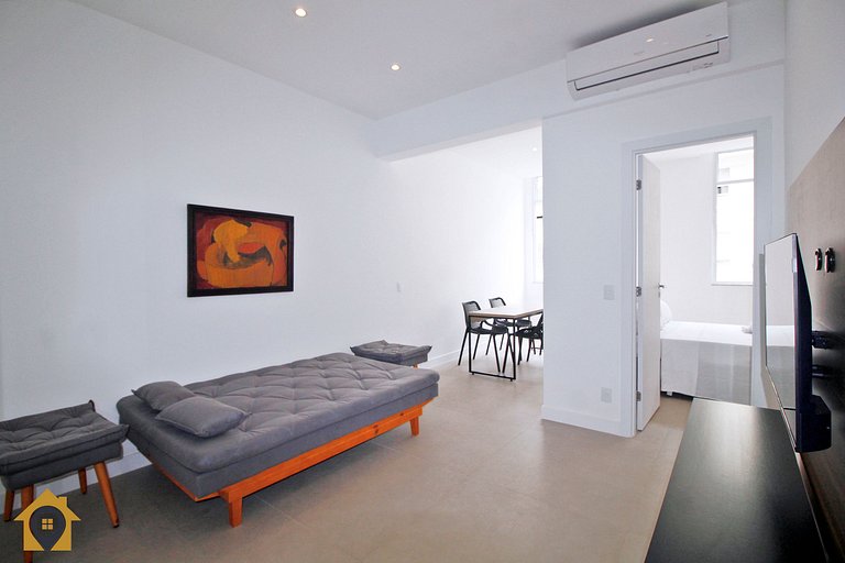 Amplo 2 Quartos Reformado no Leme p/ 6 pessoas