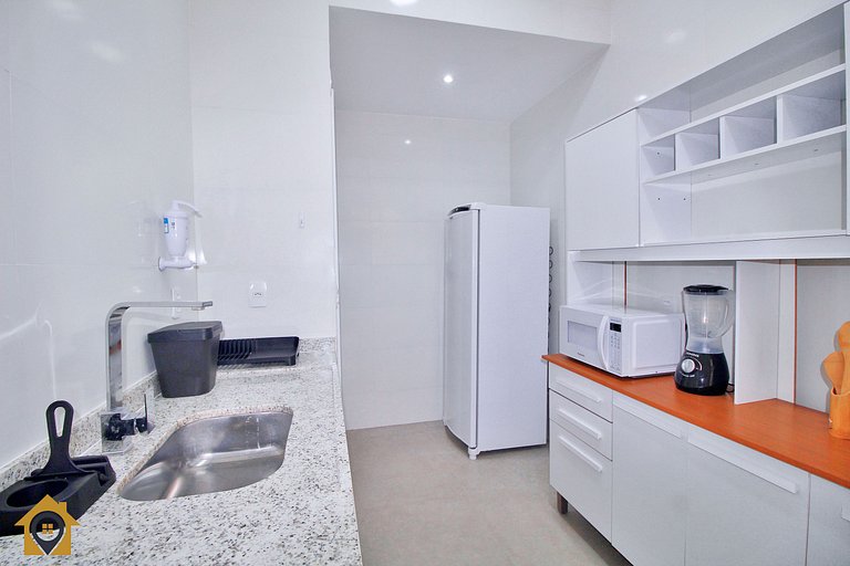 Amplo 2 Quartos Reformado no Leme p/ 6 pessoas