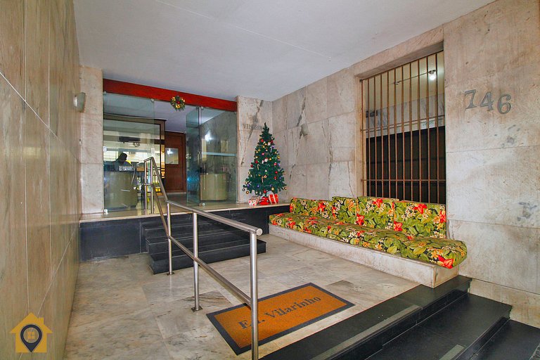 Amplo 2 Quartos Reformado no Leme p/ 6 pessoas