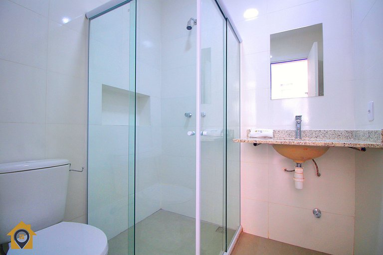 Amplo 2 Quartos Reformado no Leme p/ 6 pessoas