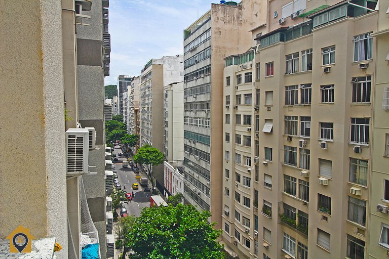 Amplo 2 Quartos Reformado no Leme p/ 6 pessoas