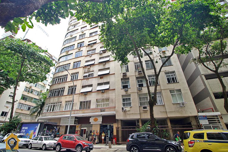 Amplo 2 Quartos Reformado no Leme p/ 6 pessoas