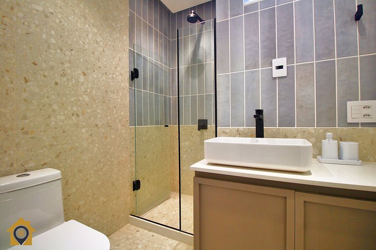 Apto Luxuoso 2 Qtos • 6 Pessoas • Passos da Praia