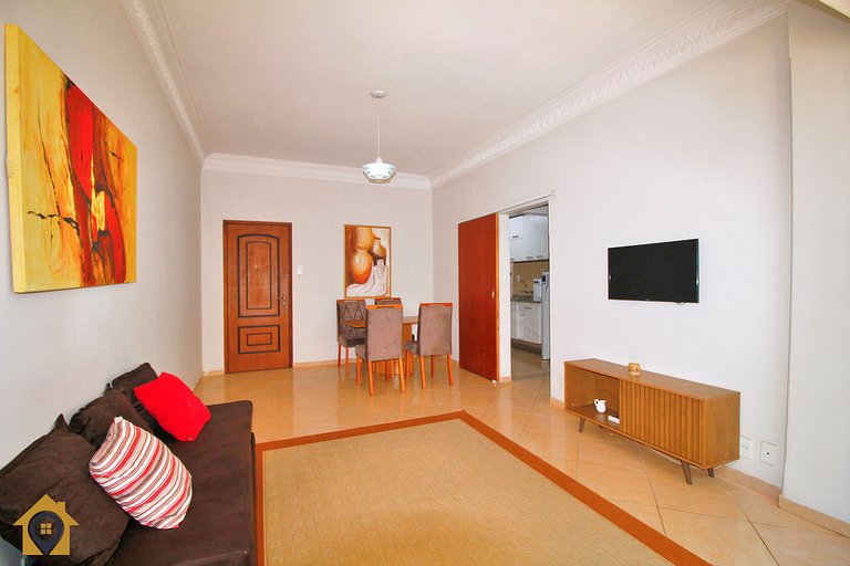 Apartamento Amplo de 2 quartos em Copacabana