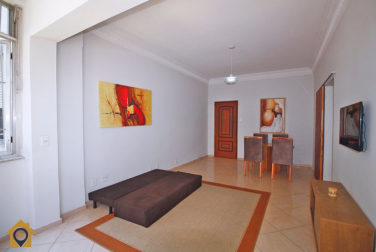 Apartamento Amplo de 2 quartos em Copacabana